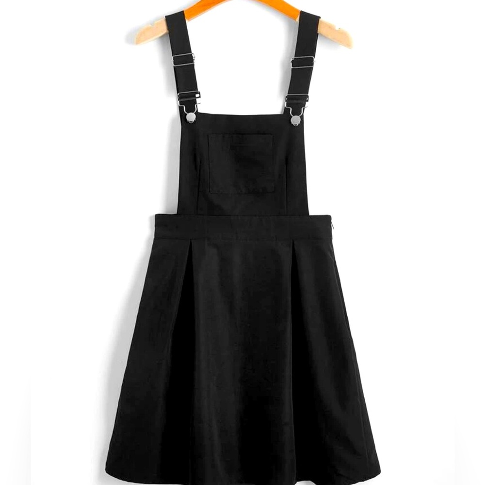 Romwe black overall dress with a pocket in front
